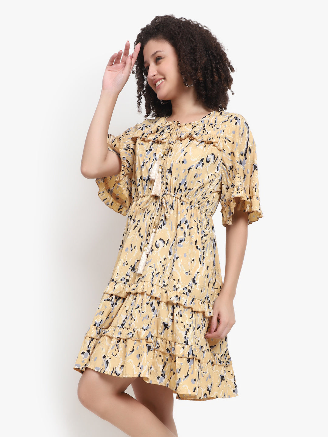 Robe courte à volants en soie Kasturi de Luxe Allure