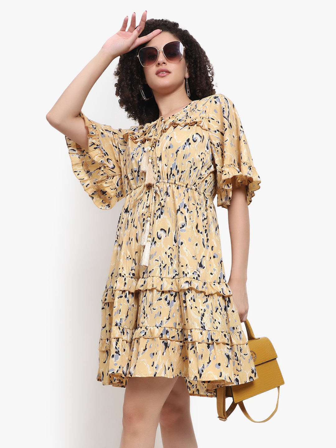 Robe courte à volants en soie Kasturi de Luxe Allure